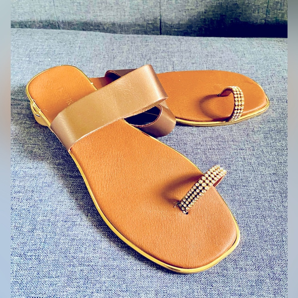 Elegant Brown Sandals with Rhinestone Detail